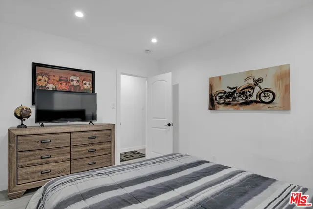 $1,575,000 | 3206 West 27th Street, Los Angeles, CA 90018