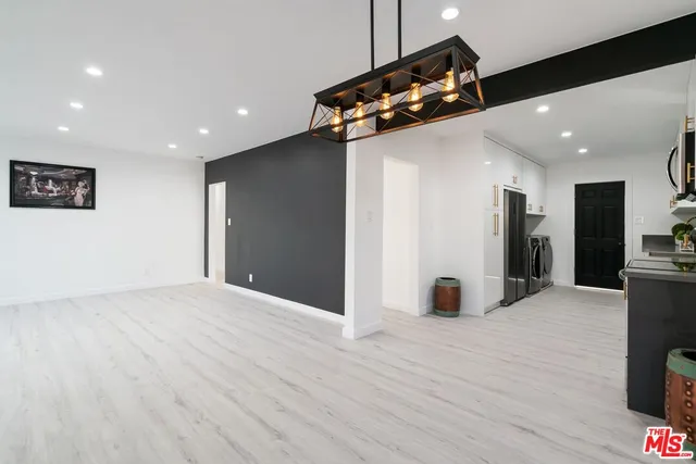 $1,575,000 | 3206 West 27th Street, Los Angeles, CA 90018