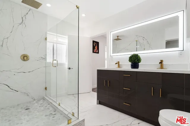 $1,575,000 | 3206 West 27th Street, Los Angeles, CA 90018