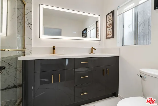 $1,575,000 | 3206 West 27th Street, Los Angeles, CA 90018