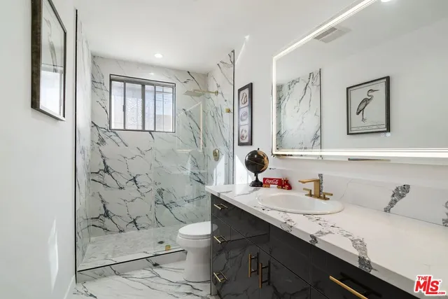 $1,575,000 | 3206 West 27th Street, Los Angeles, CA 90018