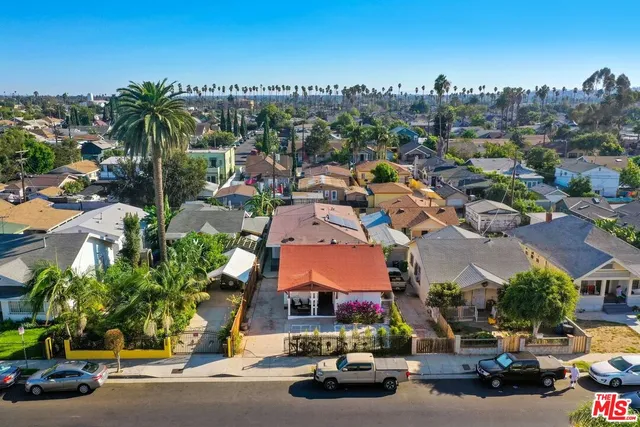 $1,575,000 | 3206 West 27th Street, Los Angeles, CA 90018