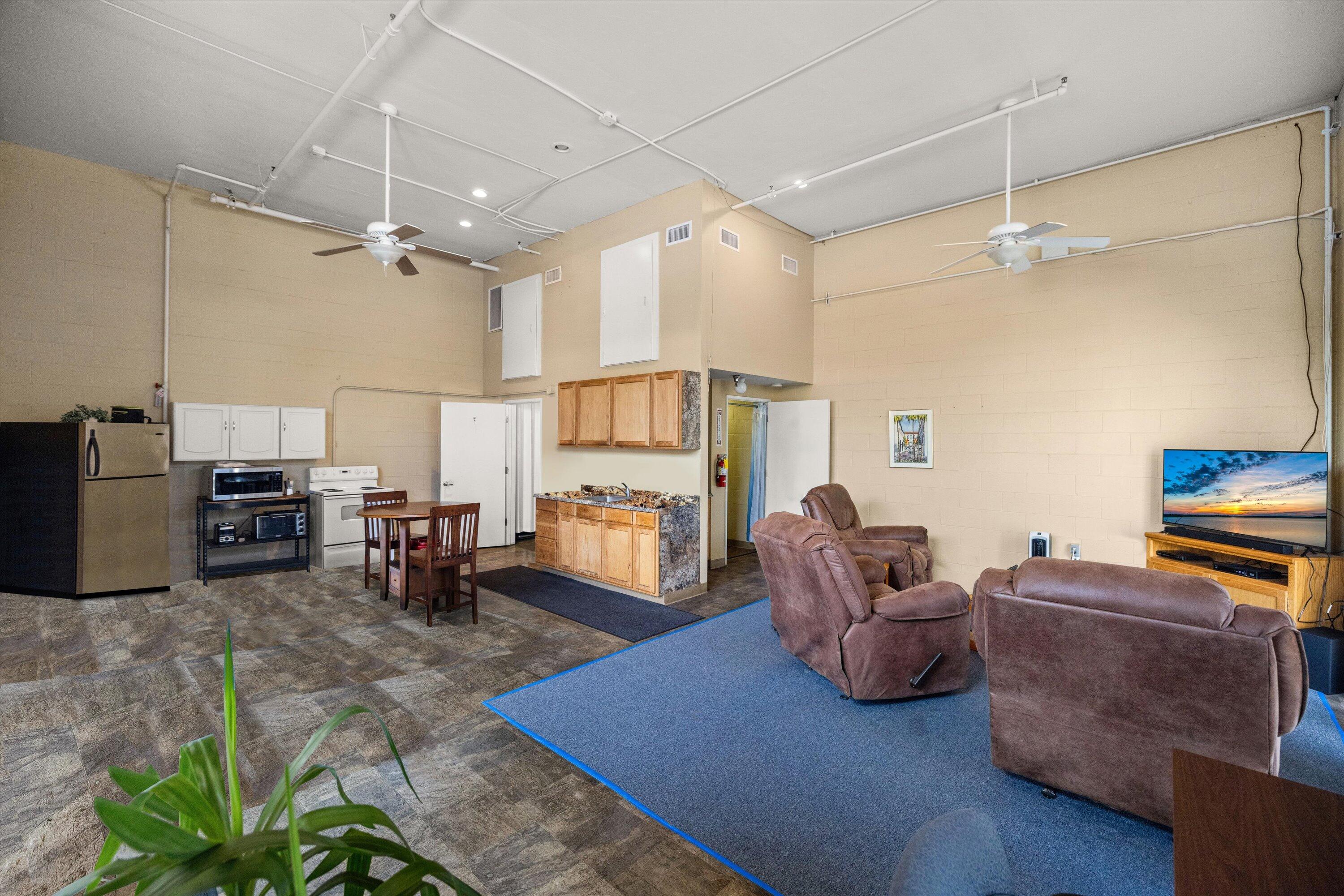 Undisclosed Address Carpinteria, CA 93013 - Photo 4 of 16 03-7L5A9444