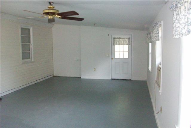 116 Morrison Street Centerville, TN 37033 - Photo 8 of 10 Den/playroom in house