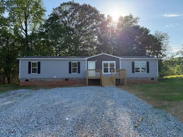 300 Dewaters Road Commerce, GA 30529 - Photo 1 of 1 front view of a house and a yard