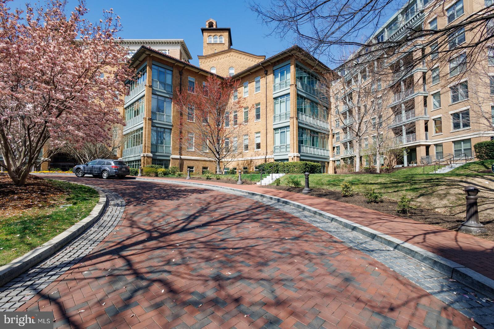 2425 L Street Northwest, Unit 628 Washington, DC 20037 - Photo 3 of 27 Circular Driveway