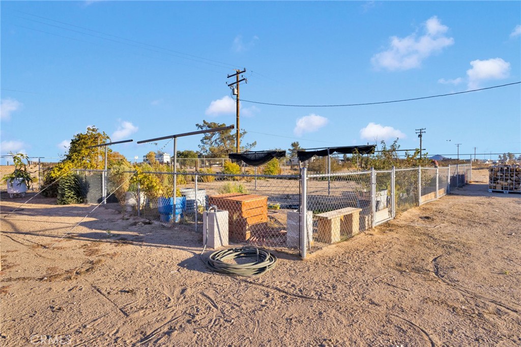 32461 Prairie Avenue Barstow, CA 92311 - Photo 36 of 46 a view of a ocean with a building in the background