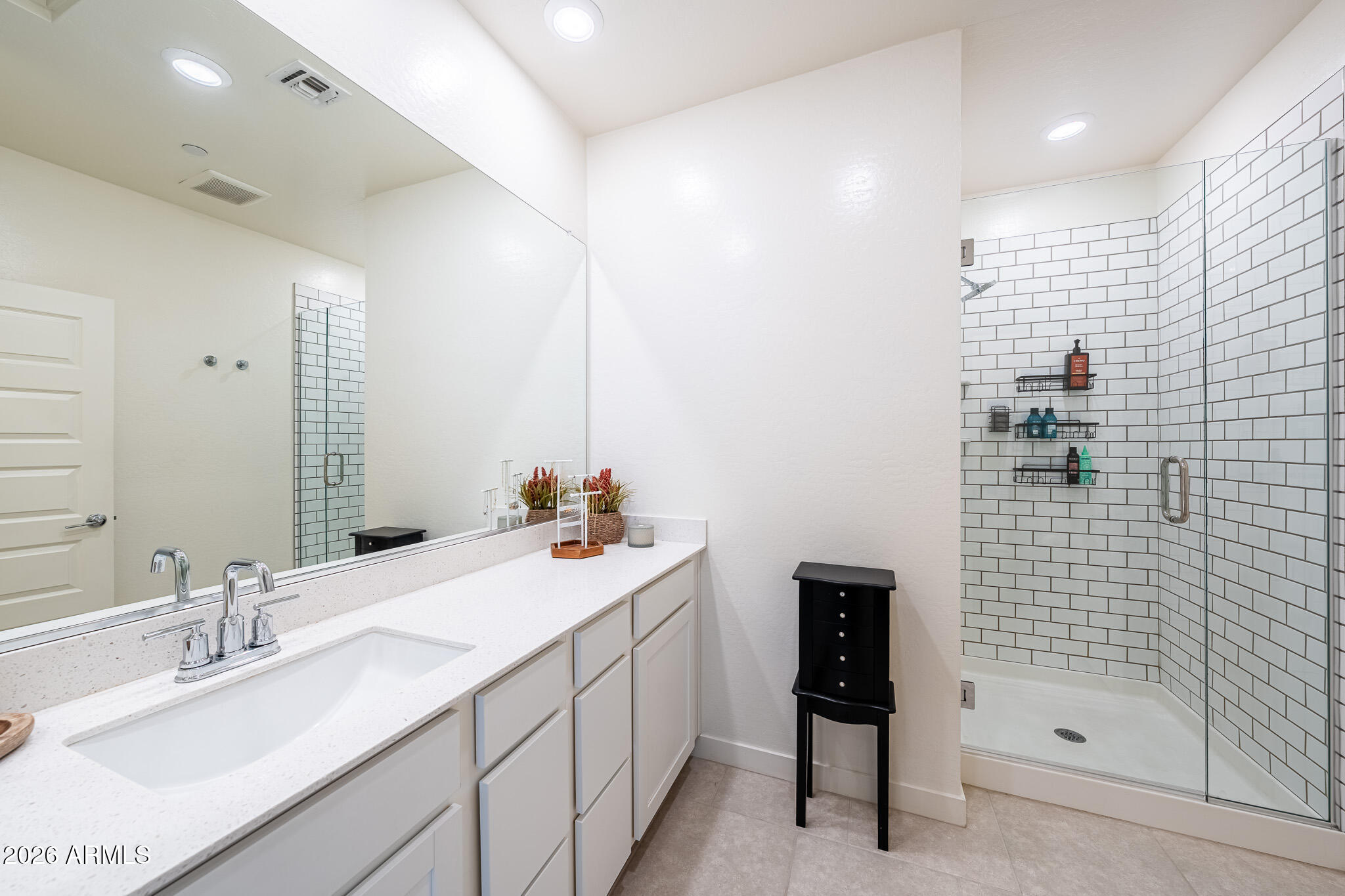 2750 South Voyager Drive, Unit 101 Gilbert, AZ 85295 - Photo 17 of 36 Master Bath