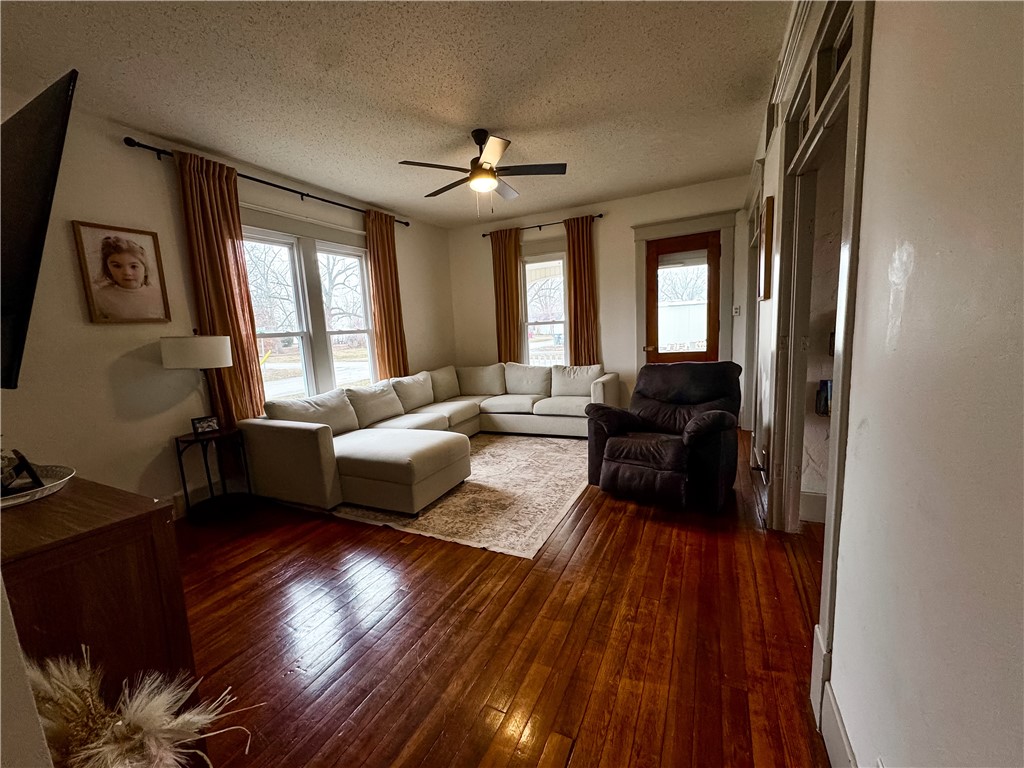 601 Southwest 2nd Street Casey, IL 62420 - Photo 4 of 30