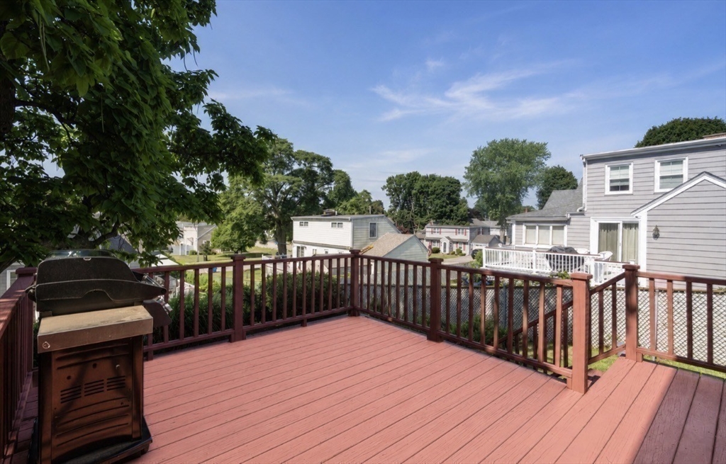32 Grosvenor Road Waltham, MA 02453 - Photo 30 of 39