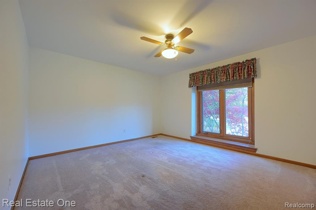 1249 Springwood Court Rochester Hills, MI 48309 - Photo 35 of 52