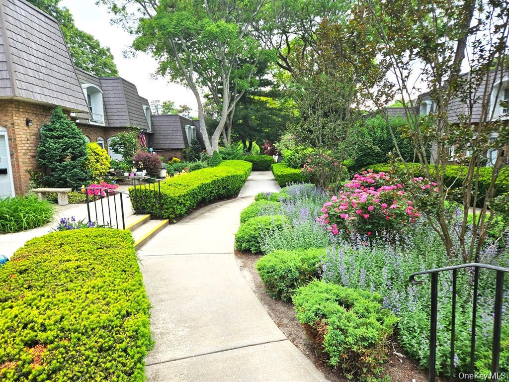 655 Middle Country Road, Unit 2H2 Coram, NY 11727 - Photo 32 of 37