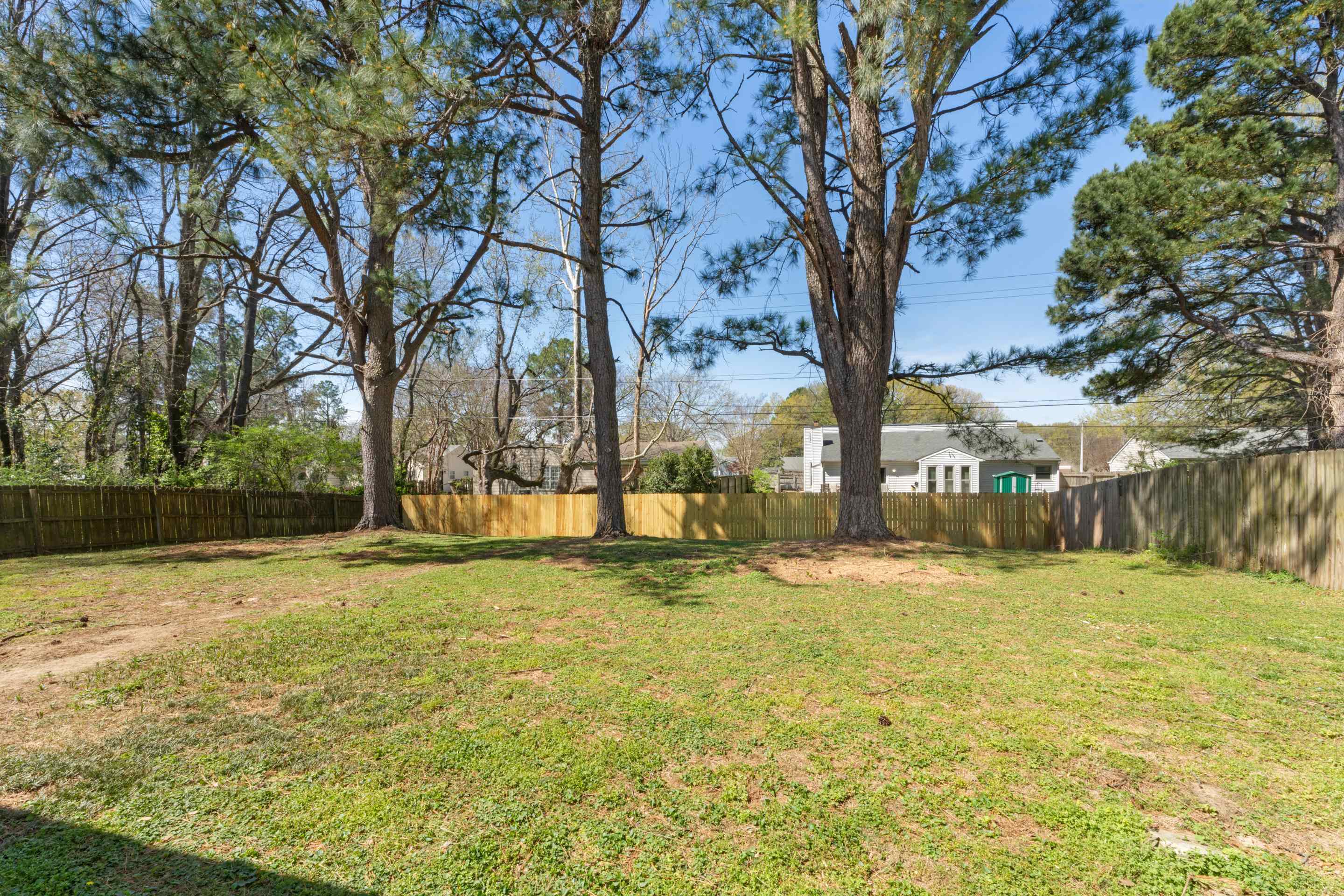 2551 Lovitt Drive Memphis, TN 38119 - Photo 23 of 28 Big backyard with tons of privacy will be hard to leave, but it could be yours!