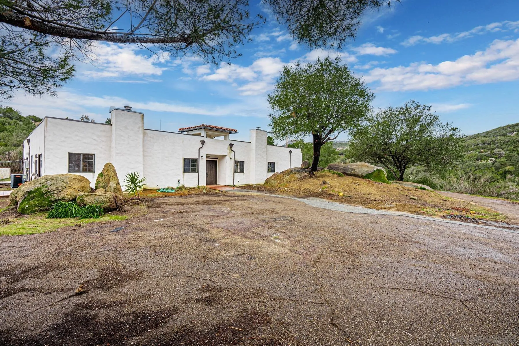 20850 Deerhorn Valley Road Jamul, CA 91935 - Photo 7 of 31 Gallery Image 7