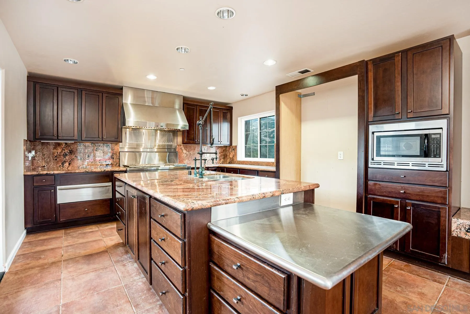 20850 Deerhorn Valley Road Jamul, CA 91935 - Photo 10 of 31 Gallery Image 10