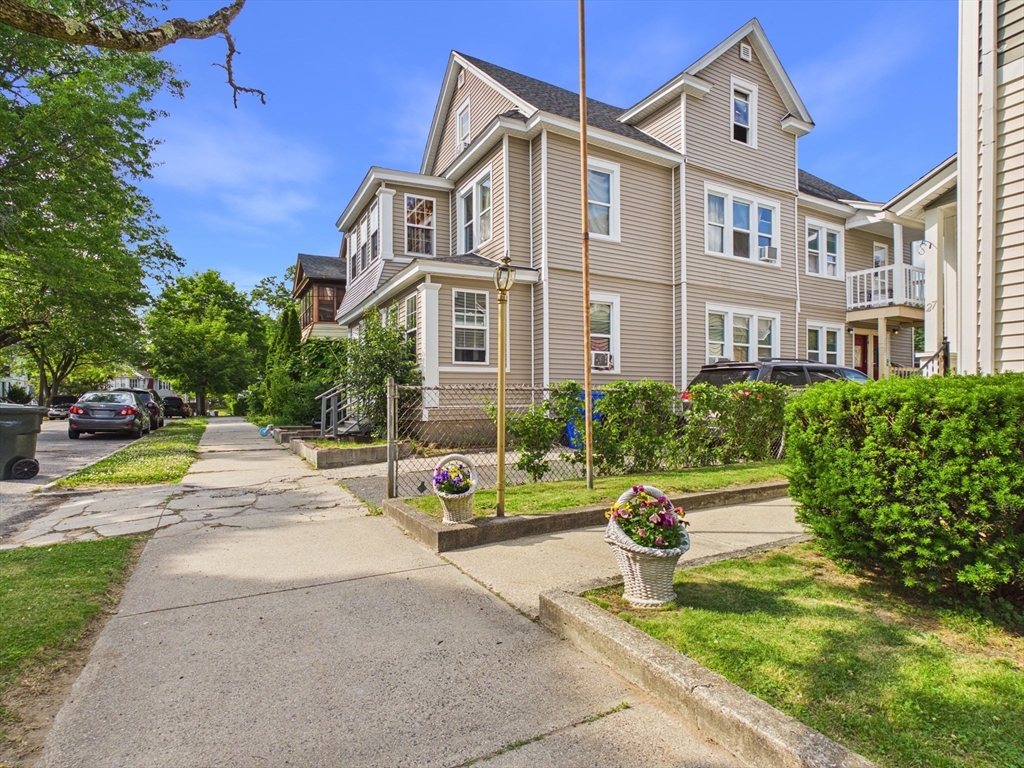 21-23 Draper Street Springfield, MA 01108 - Photo 3 of 7