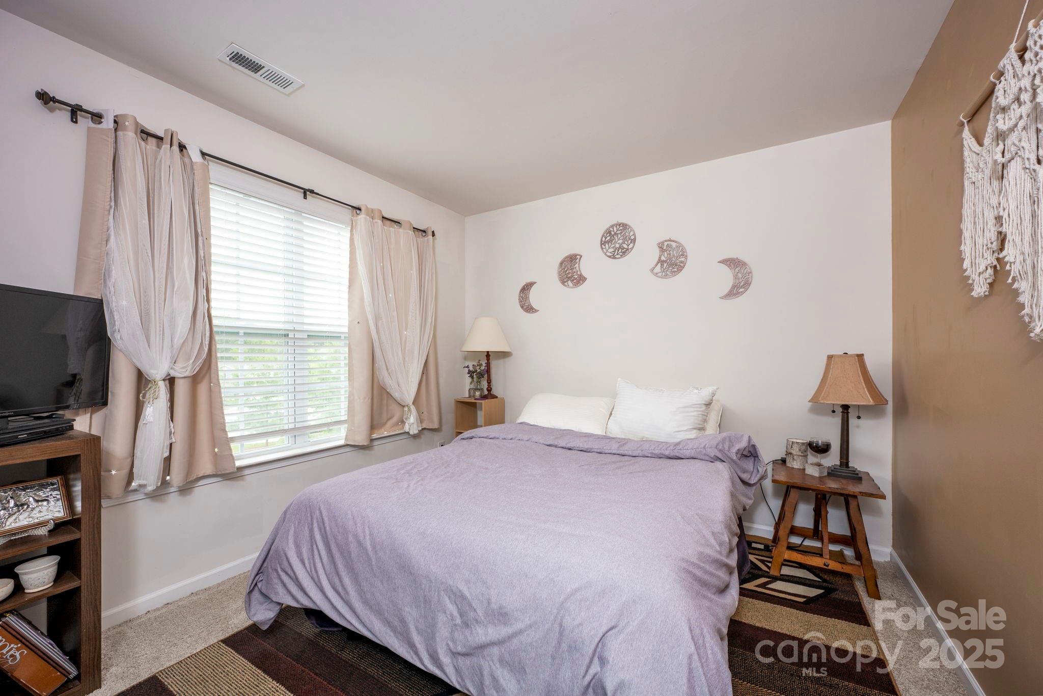 7527 Finnigan Road Charlotte, NC 28215 - Photo 15 of 24 Gallery Image 15