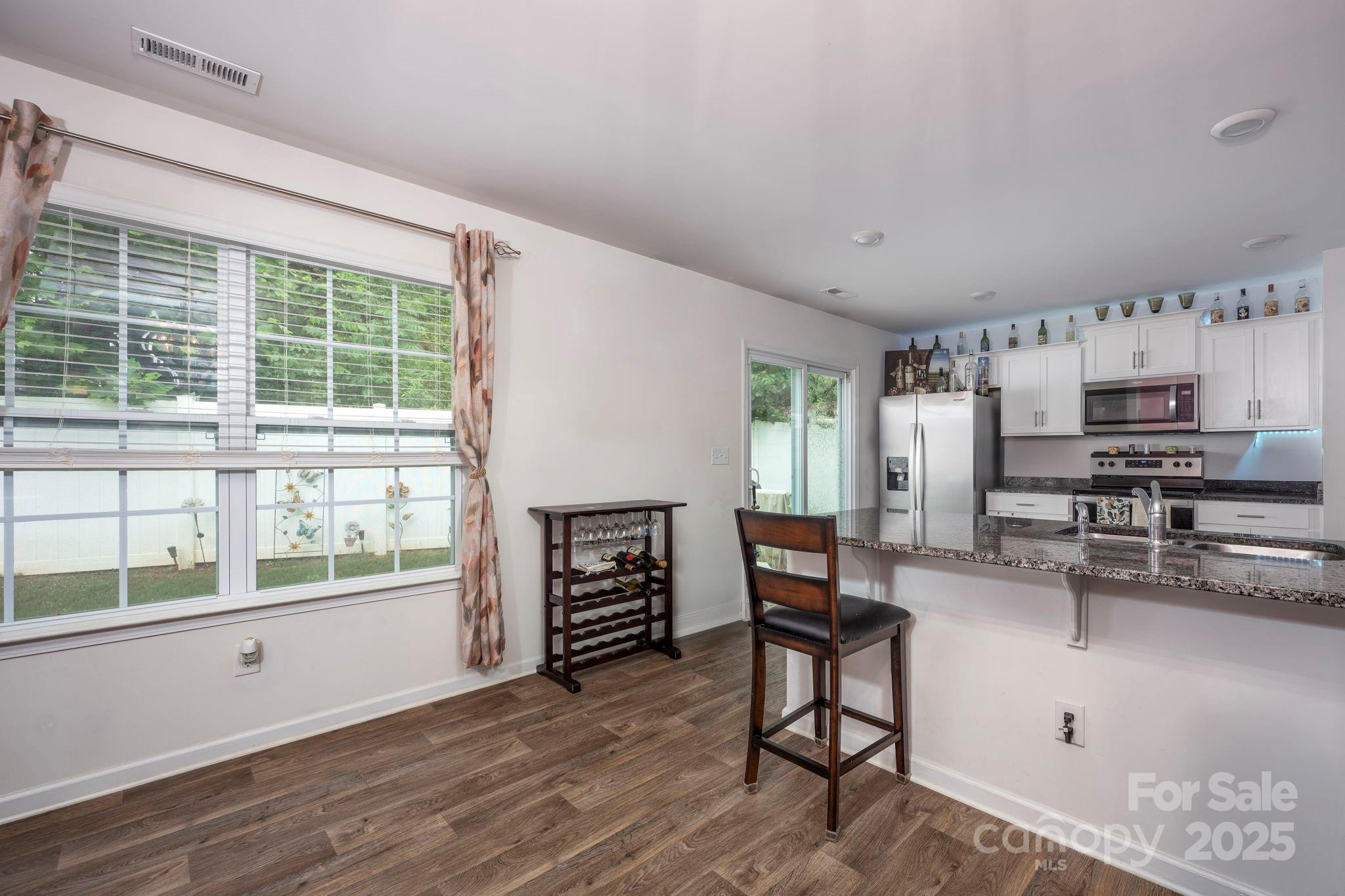 7527 Finnigan Road Charlotte, NC 28215 - Photo 8 of 24 Gallery Image 8