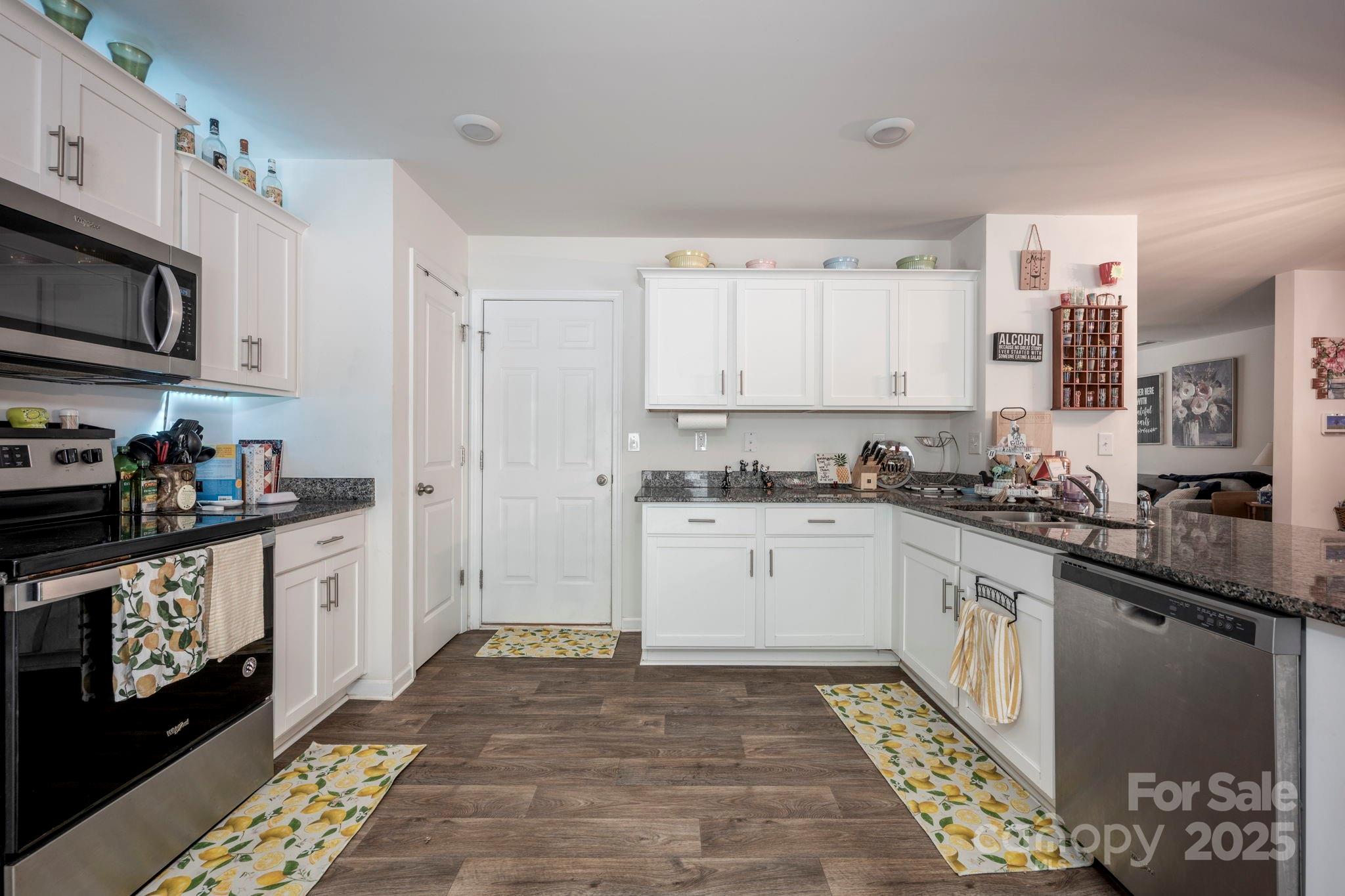 7527 Finnigan Road Charlotte, NC 28215 - Photo 9 of 24 Gallery Image 9
