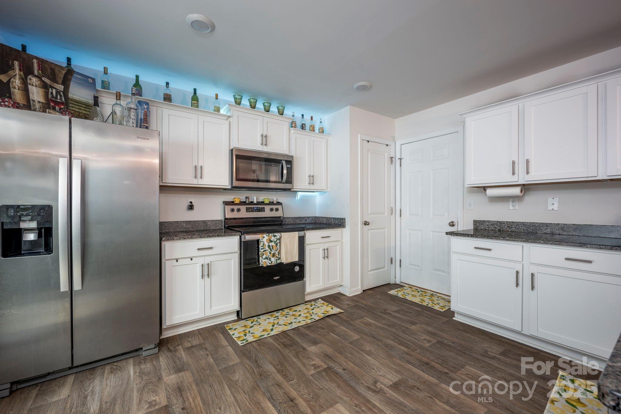 7527 Finnigan Road Charlotte, NC 28215 - Photo 10 of 24 Gallery Image 10