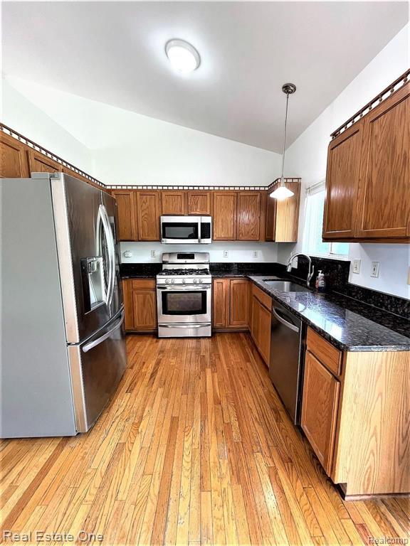 22683 Middlebelt Road Farmington Hills, MI 48336 - Photo 3 of 18