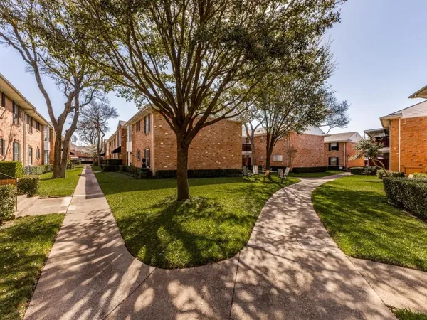 $2,300 | 6037 Sandhurst Lane, Unit C, Dallas, TX 75206