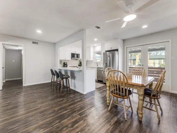 $2,300 | 6037 Sandhurst Lane, Unit C, Dallas, TX 75206