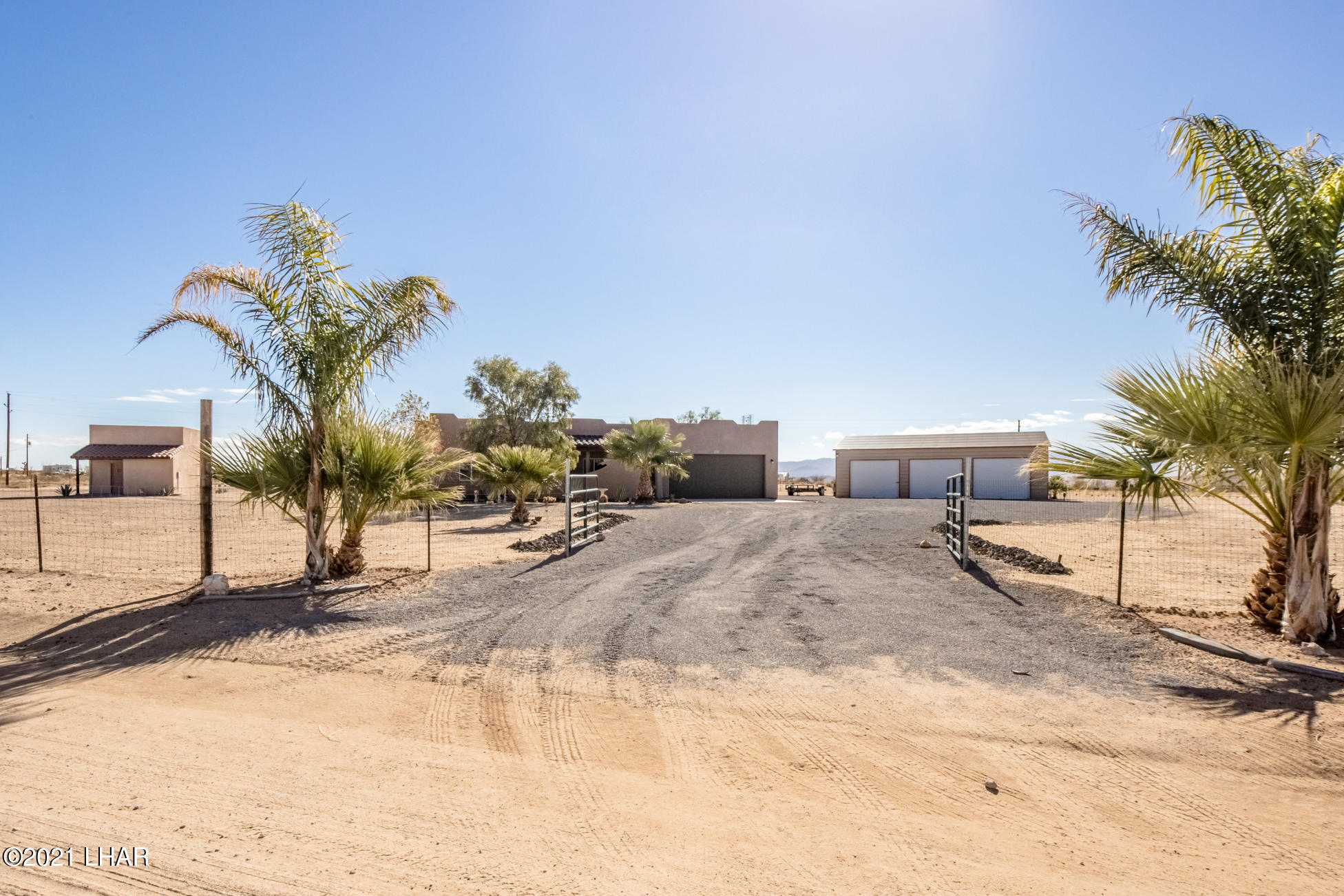 5078 Melissa Road Yucca, AZ 86438 - Photo 4 of 71 5078MelissaRd_02