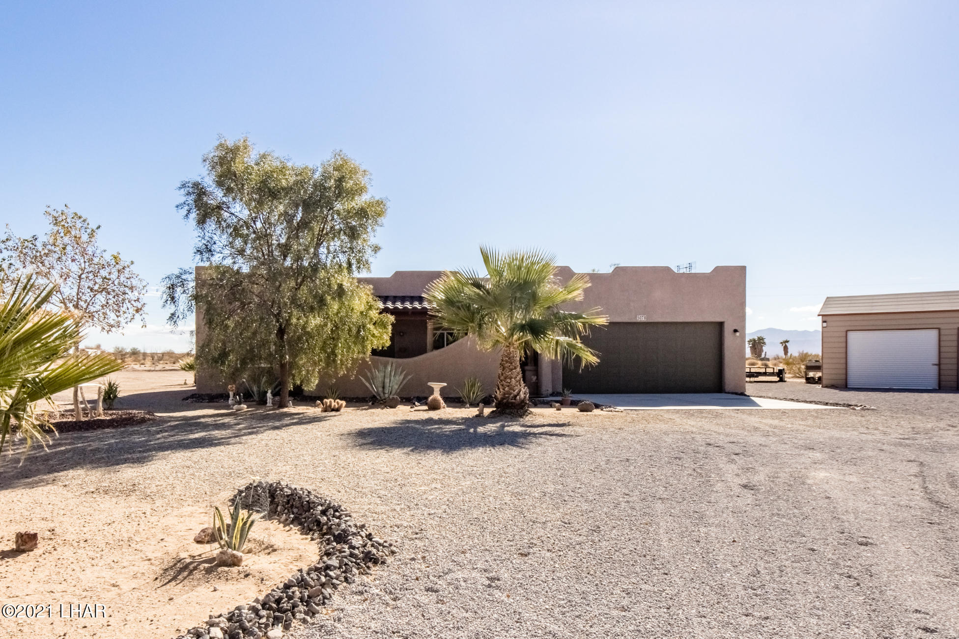 5078 Melissa Road Yucca, AZ 86438 - Photo 5 of 71 5078MelissaRd_06
