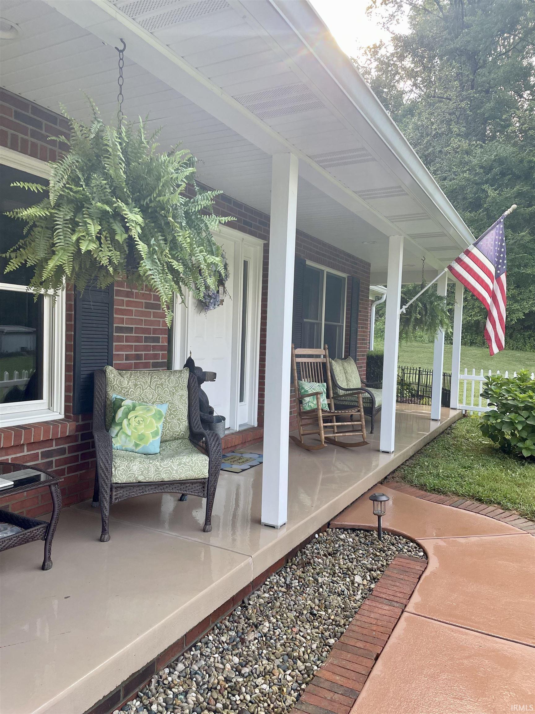 577 East Shelton Road Boonville, IN 47601 - Photo 2 of 34