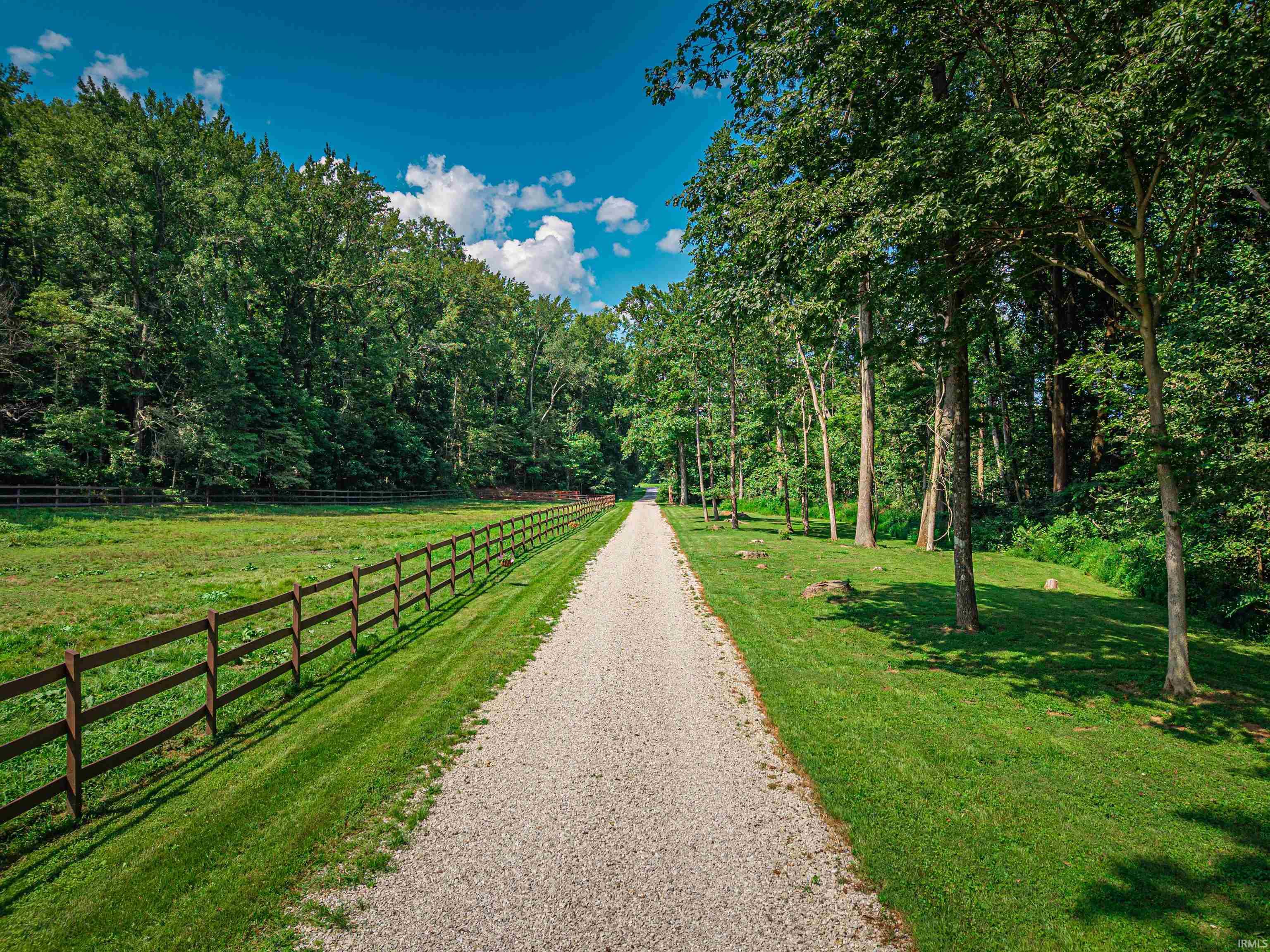 577 East Shelton Road Boonville, IN 47601 - Photo 4 of 34