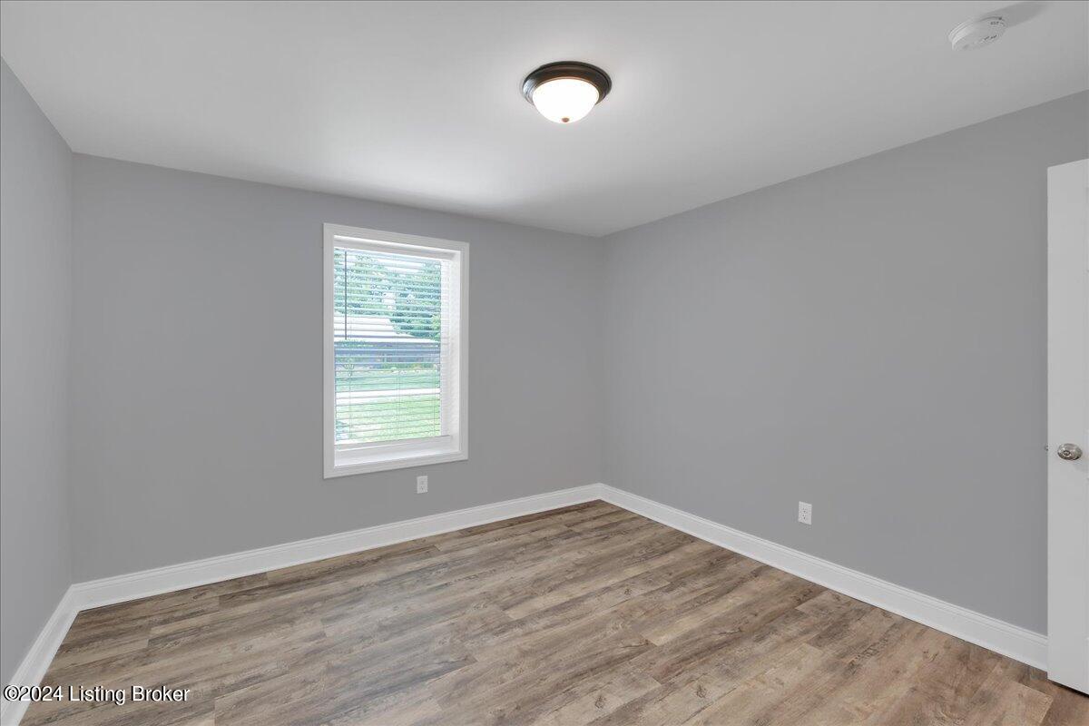 5412 Decker Road Louisville, KY 40258 - Photo 16 of 36 17-5412 Decker Rd-117