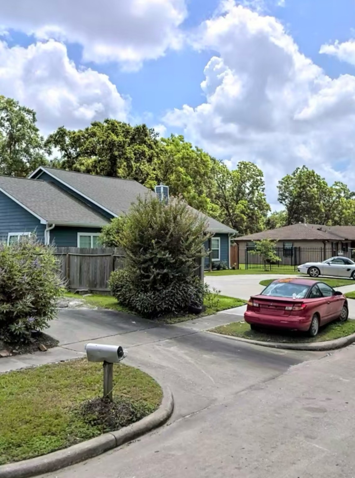 2519 Garapan Street Houston, TX 77091 - Photo 6 of 7 a front view of a house with garden