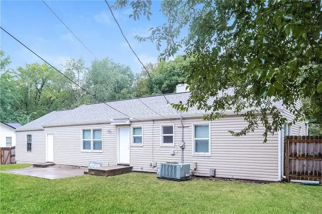 $1,860 | 9505 Newton Avenue, Kansas City, MO 64134