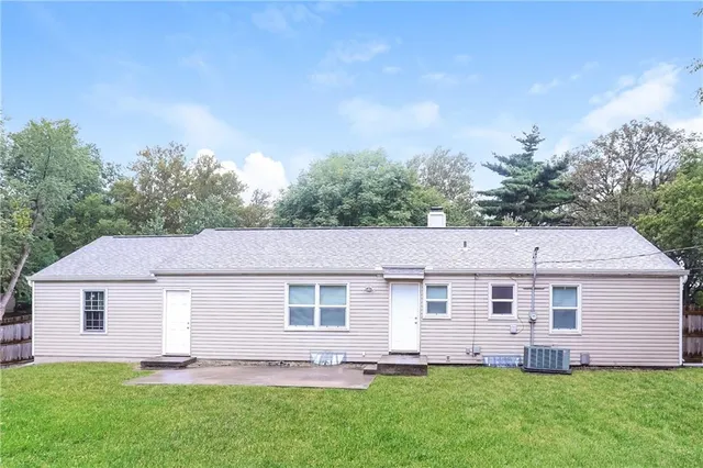$1,860 | 9505 Newton Avenue, Kansas City, MO 64134