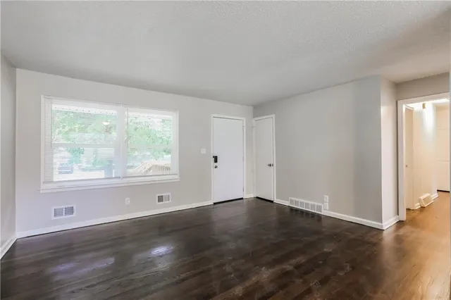 $1,860 | 9505 Newton Avenue, Kansas City, MO 64134