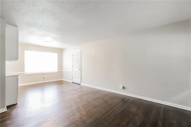 $1,860 | 9505 Newton Avenue, Kansas City, MO 64134