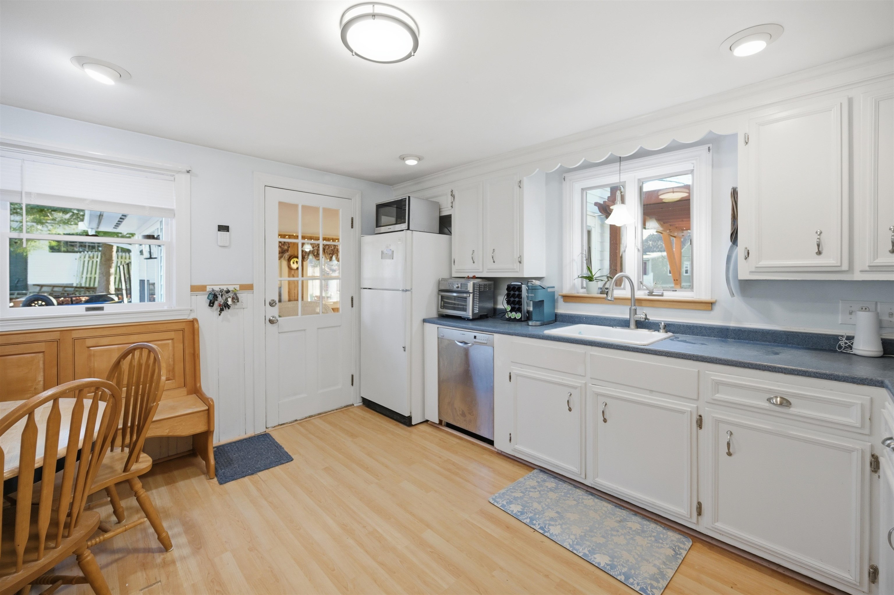 4 Hale Spring Road Plaistow, NH 03865 - Photo 2 of 43