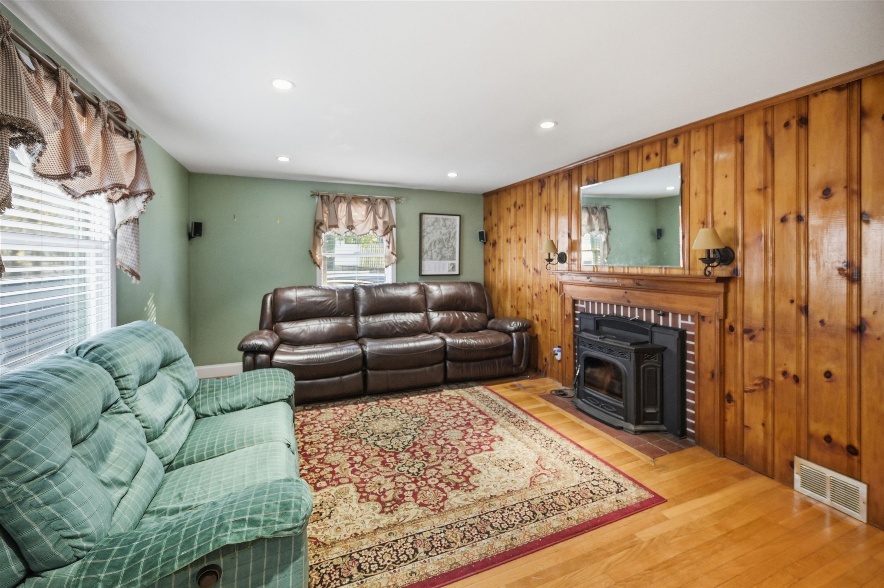 4 Hale Spring Road Plaistow, NH 03865 - Photo 6 of 43