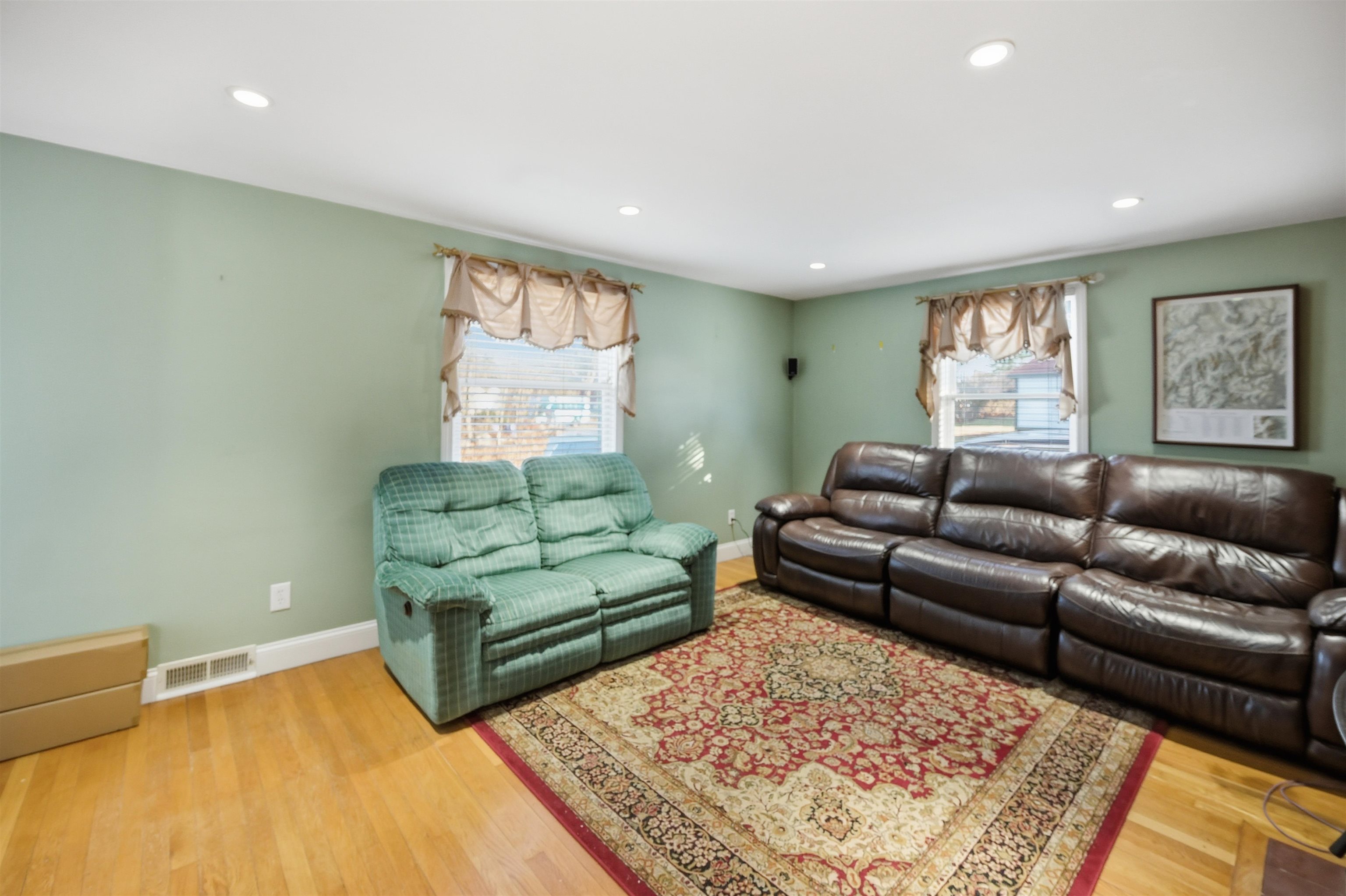 4 Hale Spring Road Plaistow, NH 03865 - Photo 9 of 43