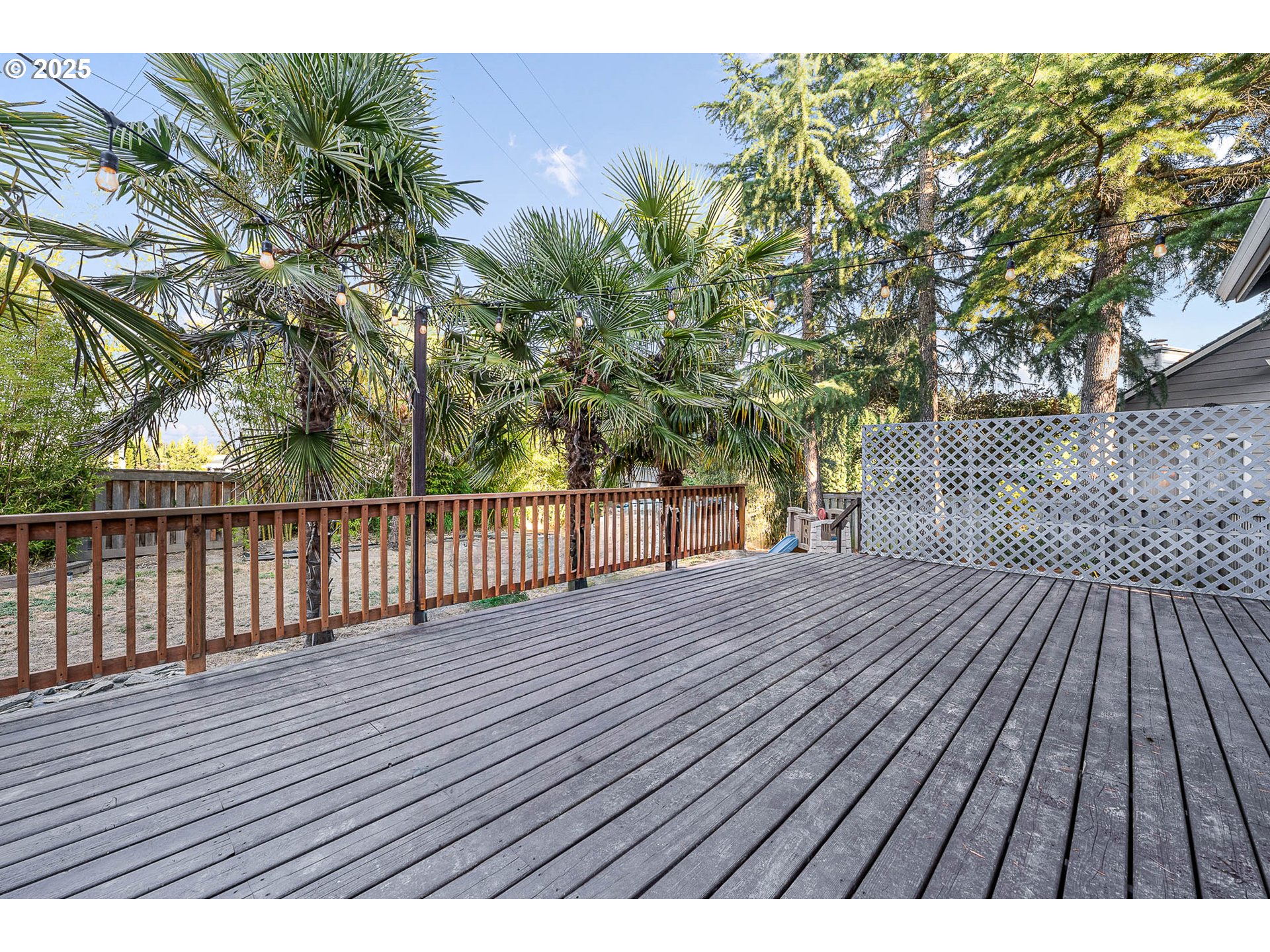 11450 Southwest Pintail Loop Beaverton, OR 97007 - Photo 28 of 35 a view of wooden deck