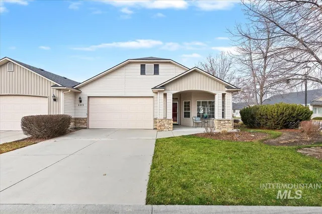 $399,900 | 403 South Golden Eagle Lane, Eagle, ID 83616