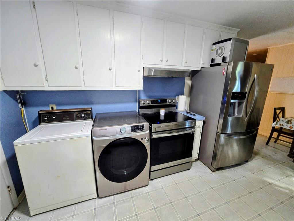 330 McCallum Street Candor, NC 27229 - Photo 14 of 16 Washer and dryer do not convey