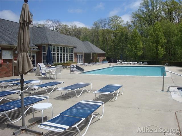 3507 Tremonte Circle Rochester, MI 48306 - Photo 29 of 30 31201749-28.JPG