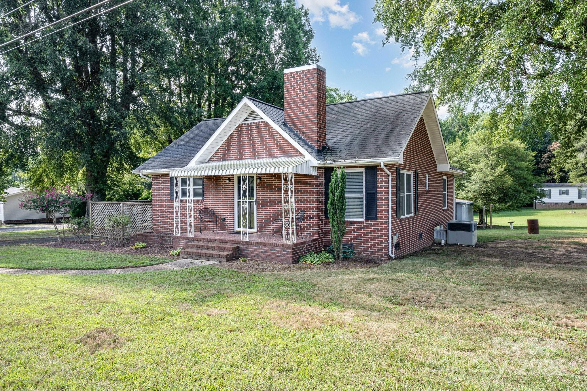 341 West Red Cross Road Oakboro, NC 28129 - Photo 3 of 25 Gallery Image 3