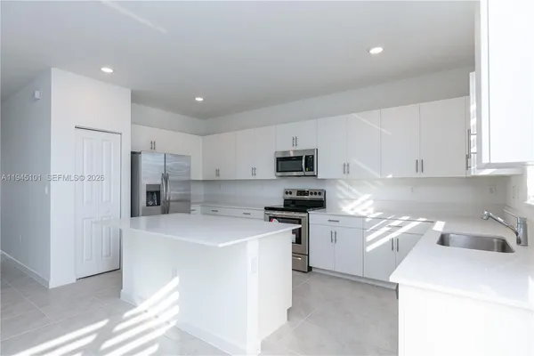 $3,400 | 12990 Southwest 229th Lane, Miami, FL 33170