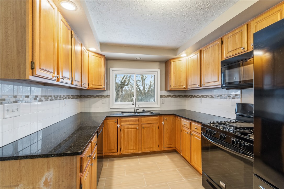 10 Nevins Road Henrietta, NY 14467 - Photo 13 of 39