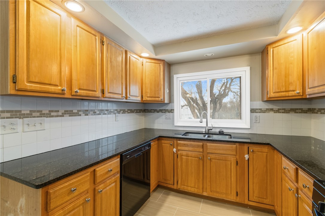 10 Nevins Road Henrietta, NY 14467 - Photo 15 of 39