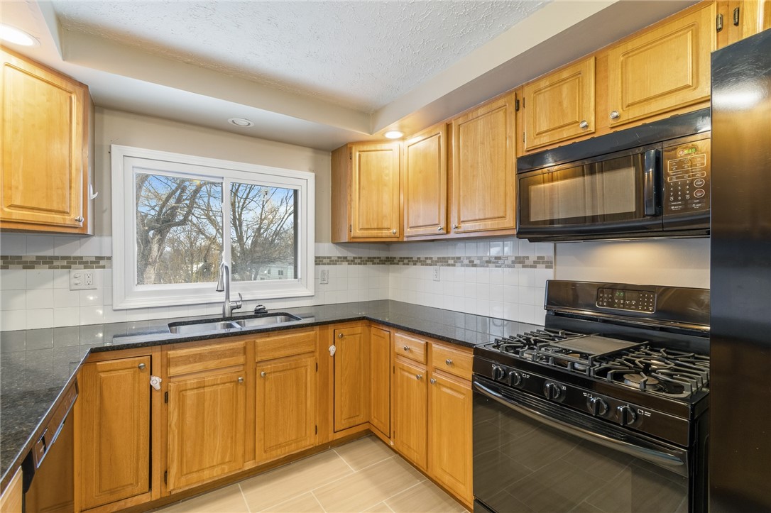 10 Nevins Road Henrietta, NY 14467 - Photo 16 of 39