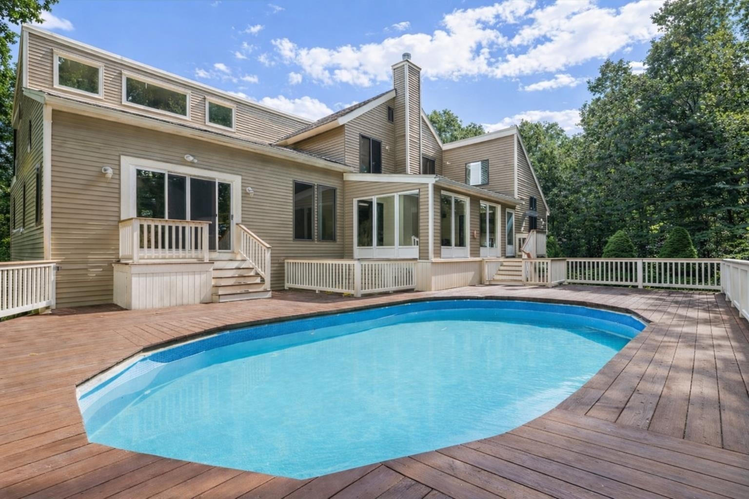 2 Remington Court Derry, NH 03038 - Photo 1 of 21